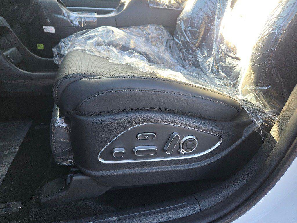 New 2026 White Hyundai Calligraphy AWD image 26