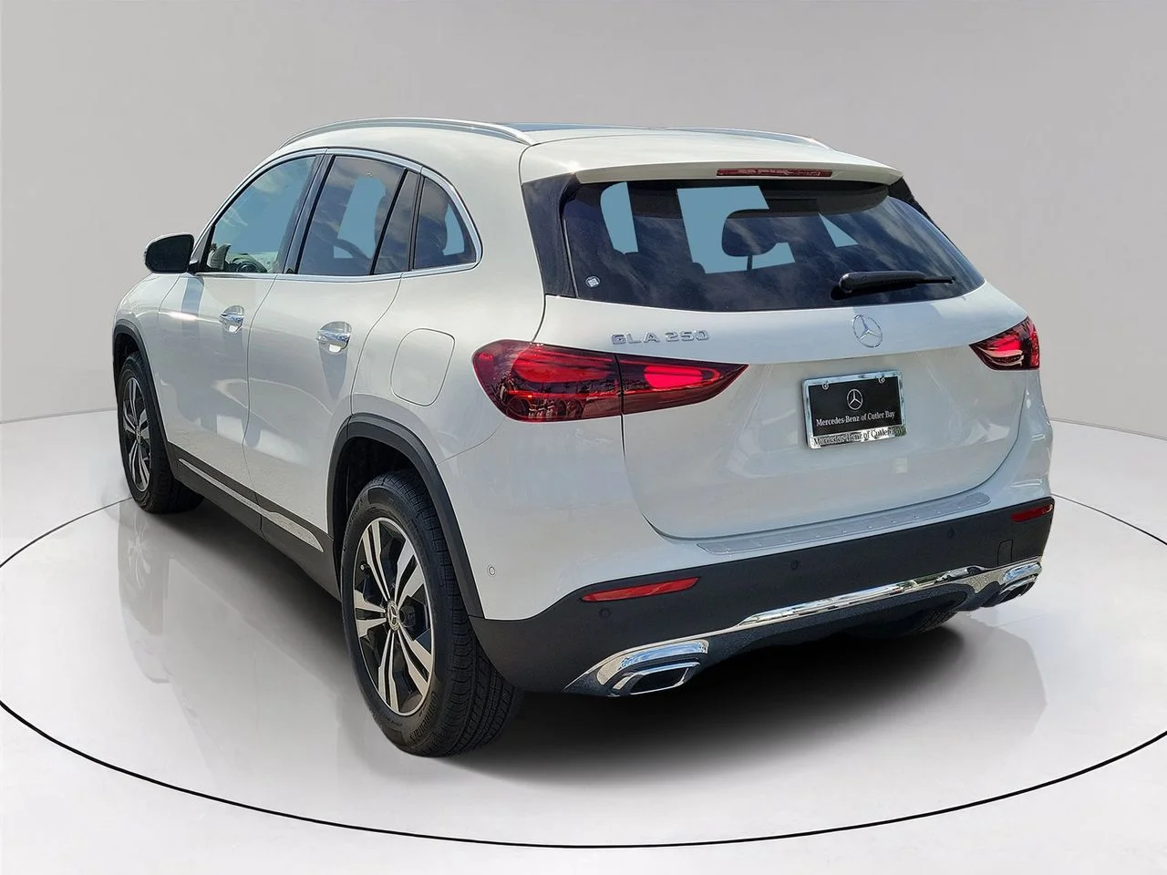 New 2026 Polar White Mercedes-Benz GLA 250 image 6