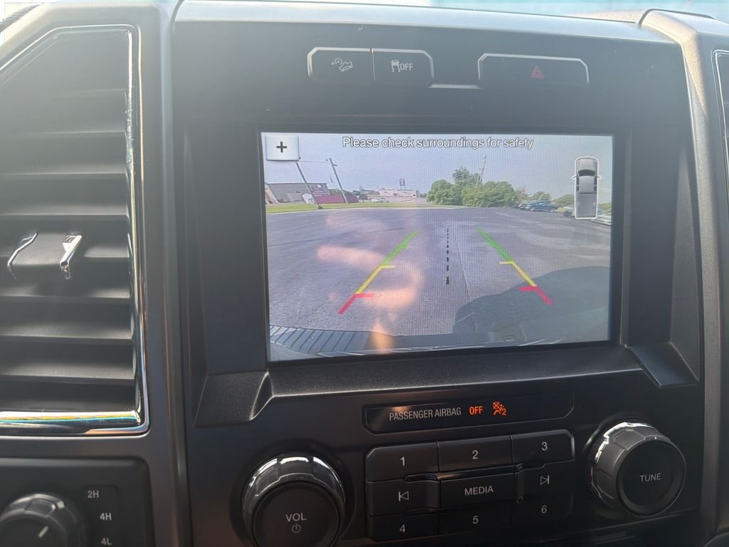 Used 2016 Gray Ford XLT image 9