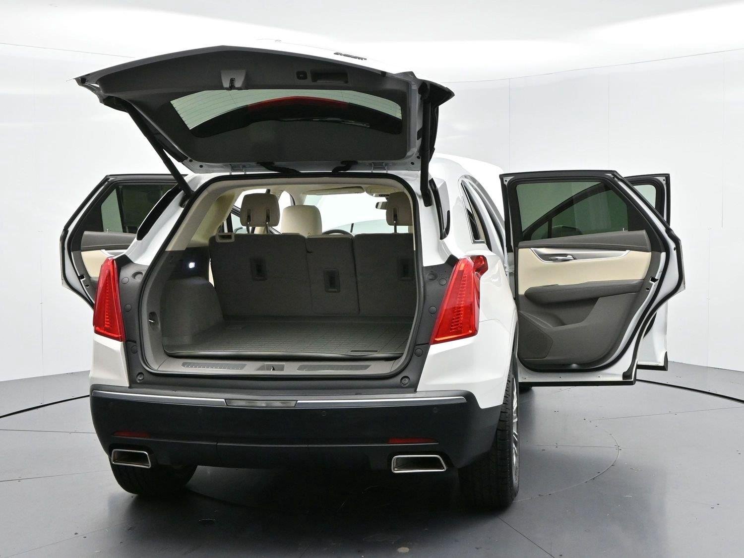 Used 2017 CRYSTAL WHITE TRICOAT Cadillac Luxury FWD image 48