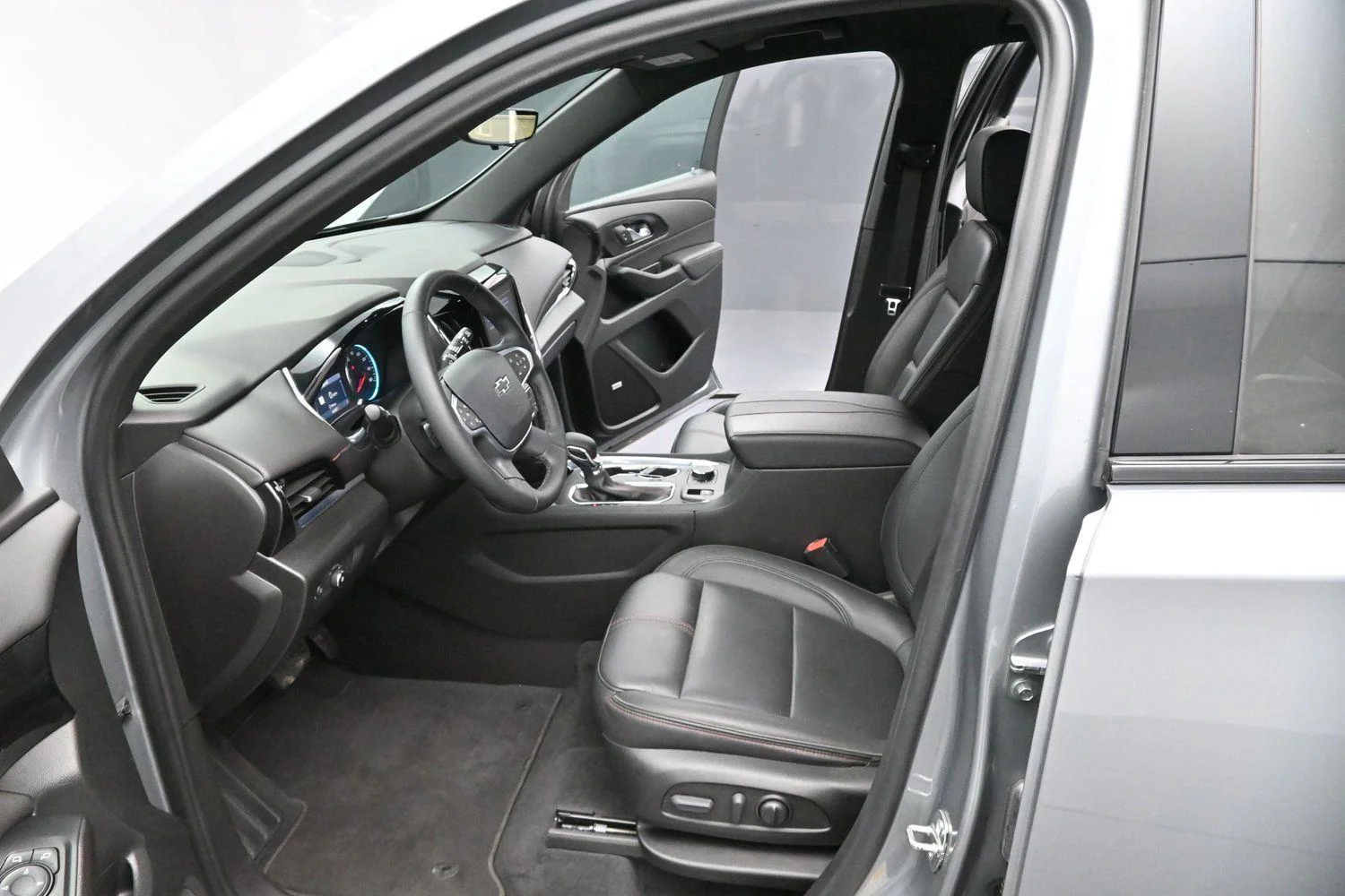Used 2023 Sterling Gray Metallic Chevrolet RS image 11