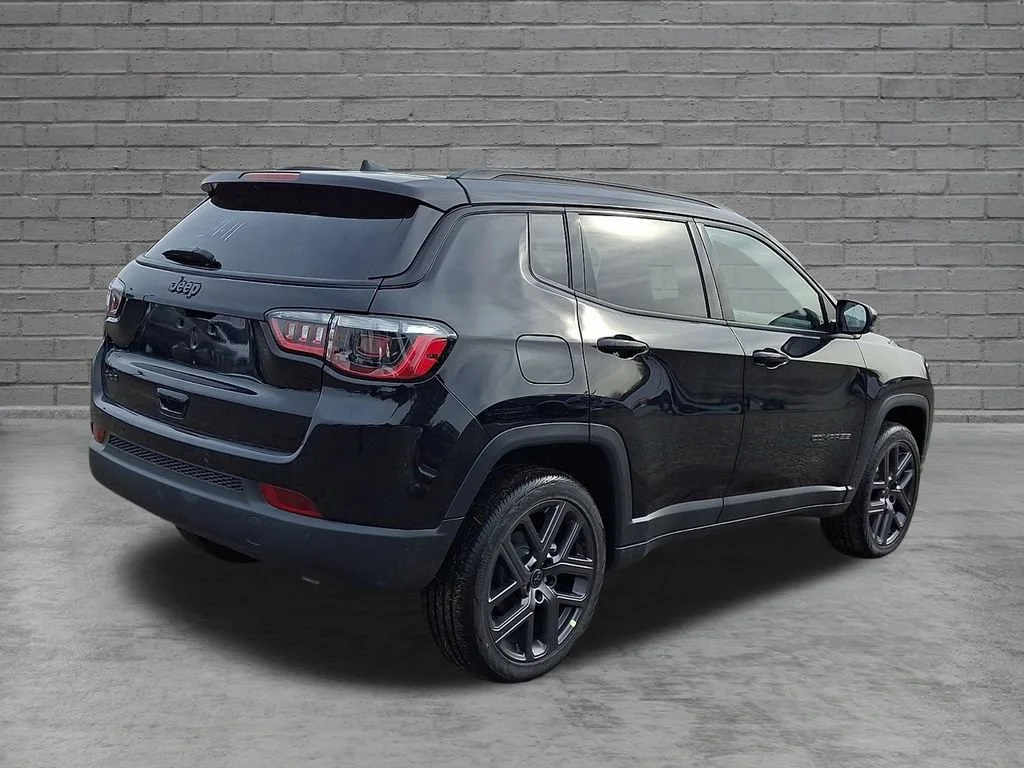 New 2026 Diamond Black Crystal Pearlcoat Jeep Limited Altitude image 8
