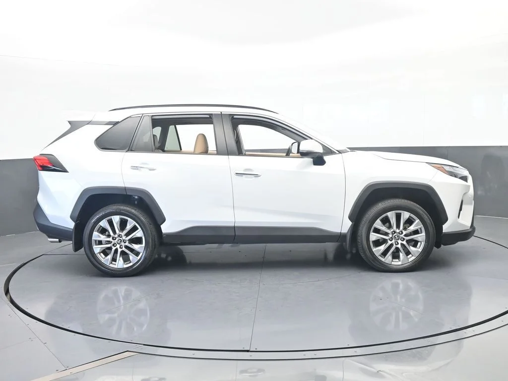 Used 2023 Ice Cap Toyota Limited image 7