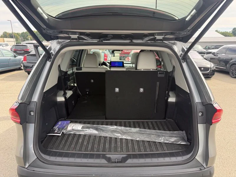 Used 2025  Toyota Limited image 8