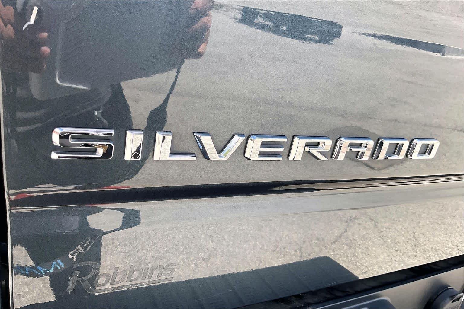 Used 2019 Shadow Gray Metallic Chevrolet RST image 30