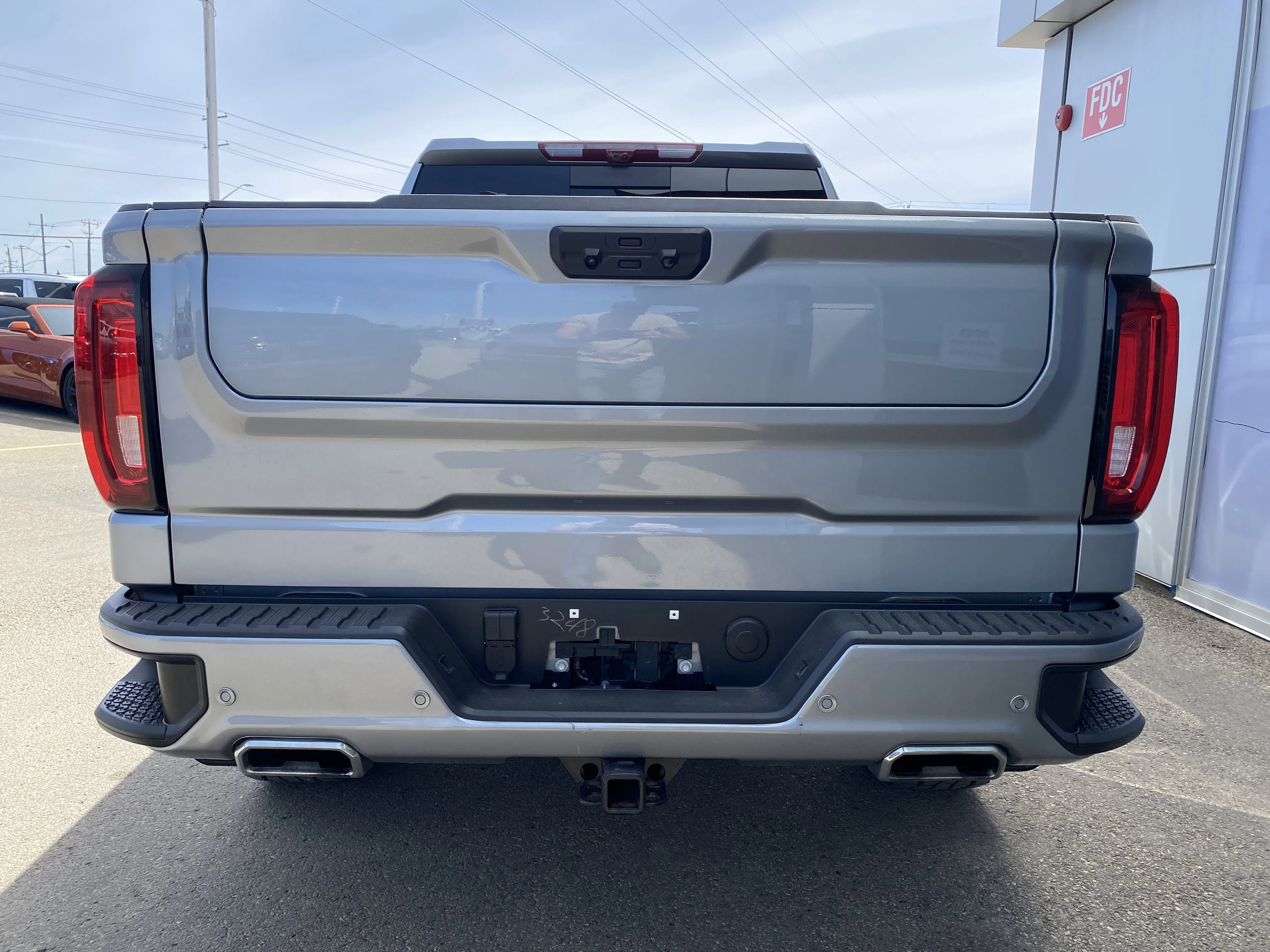 Certified Used 2025 Silver GMC Crew Cab Denali * LIFTED * A/M WHEELS AND TIRES * TECH * image 4