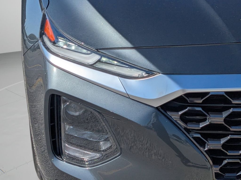 Used 2020 Green Hyundai SE image 29