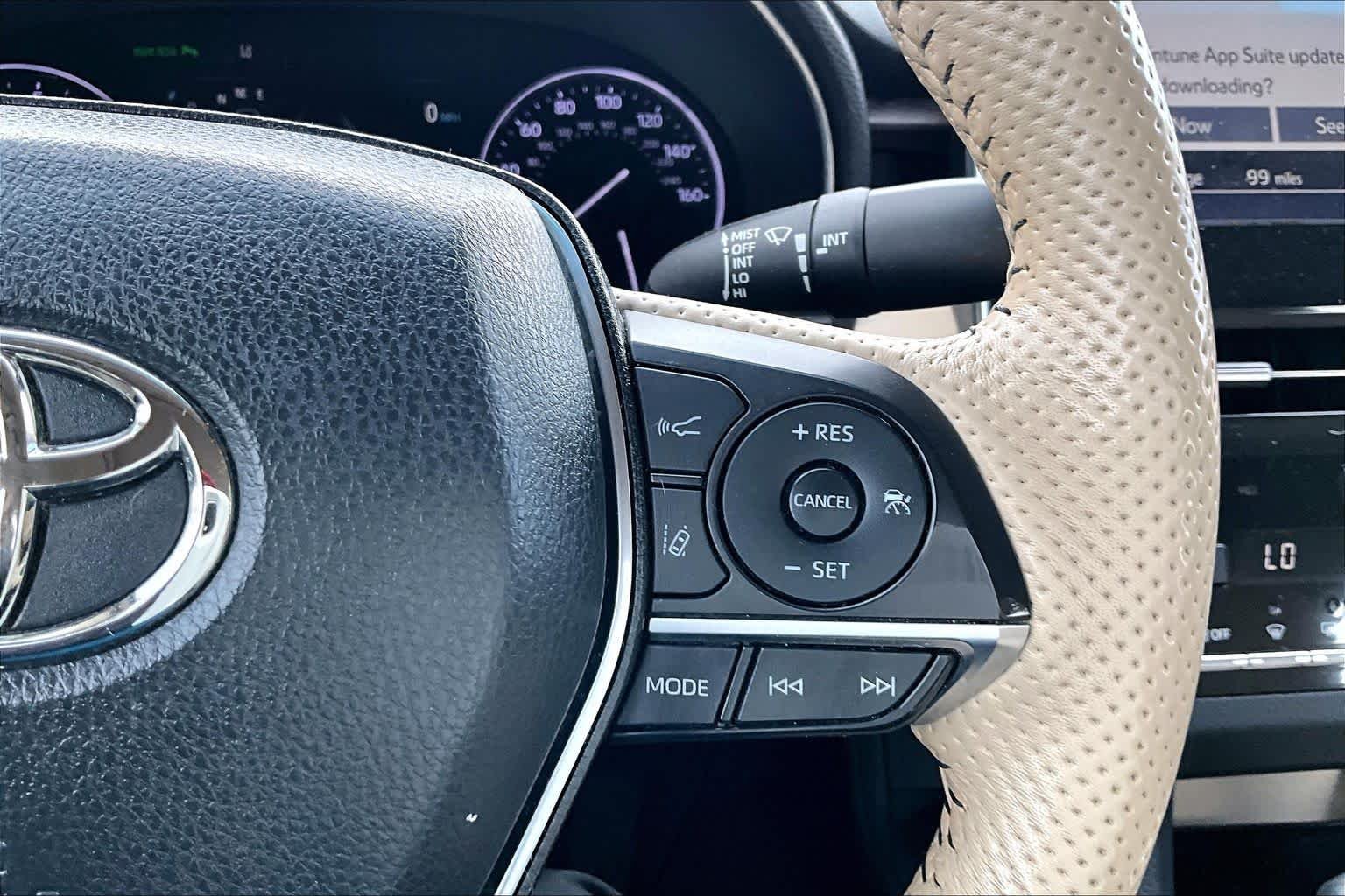 Used 2019 Wind Chill Pearl Toyota Limited image 21