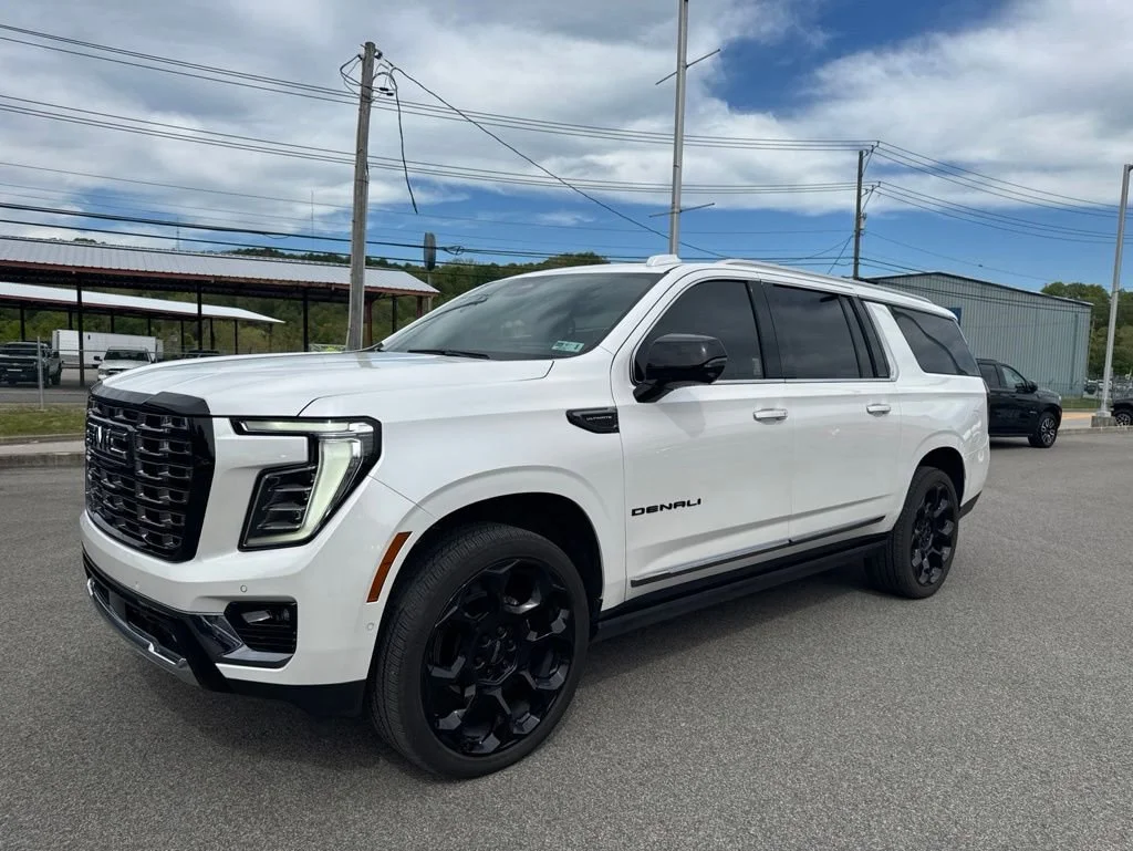 2025 GMC Yukon Denali Ultimate AWD's photo