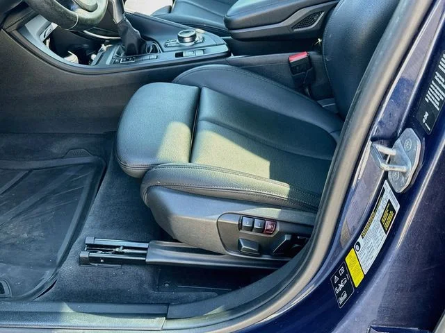 Used 2018 Blue BMW xDrive28i image 19