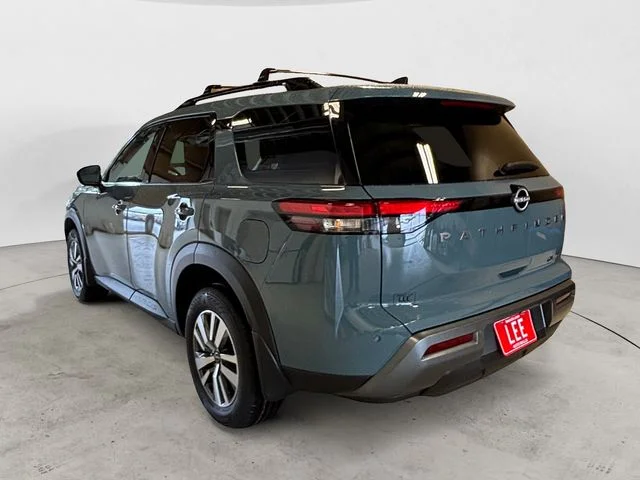 New 2026 Green Nissan SL image 3
