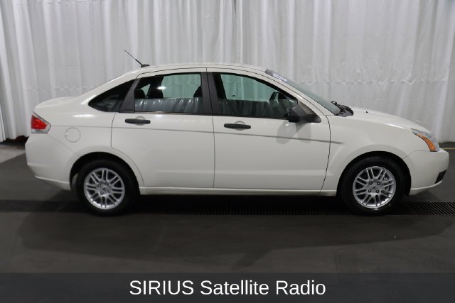 Used 2011 White Ford SE image 2