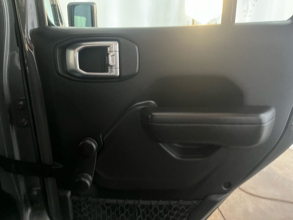 Used 2018 Gray Jeep Unlimited Sport image 26