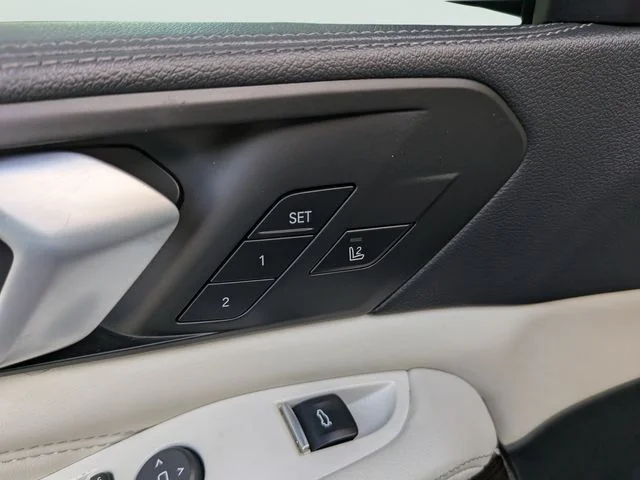 Used 2020 Gray BMW sDrive40i image 19