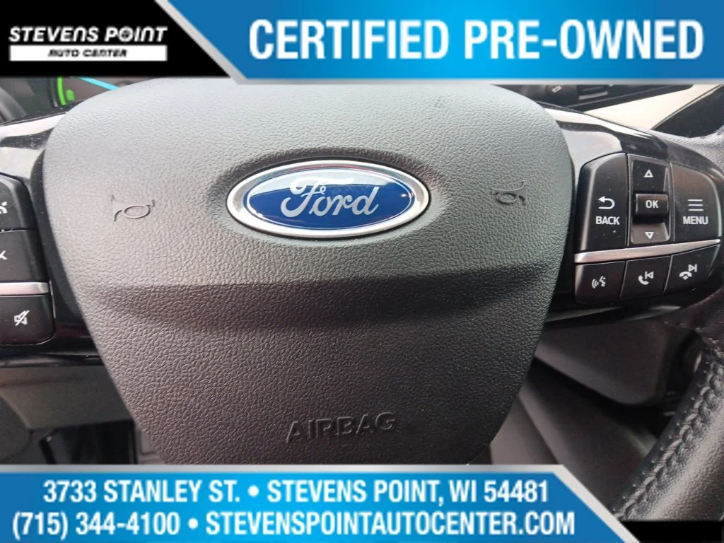 Used 2021 Rapid Red Metallic Tinted Clearcoat Ford SE image 23