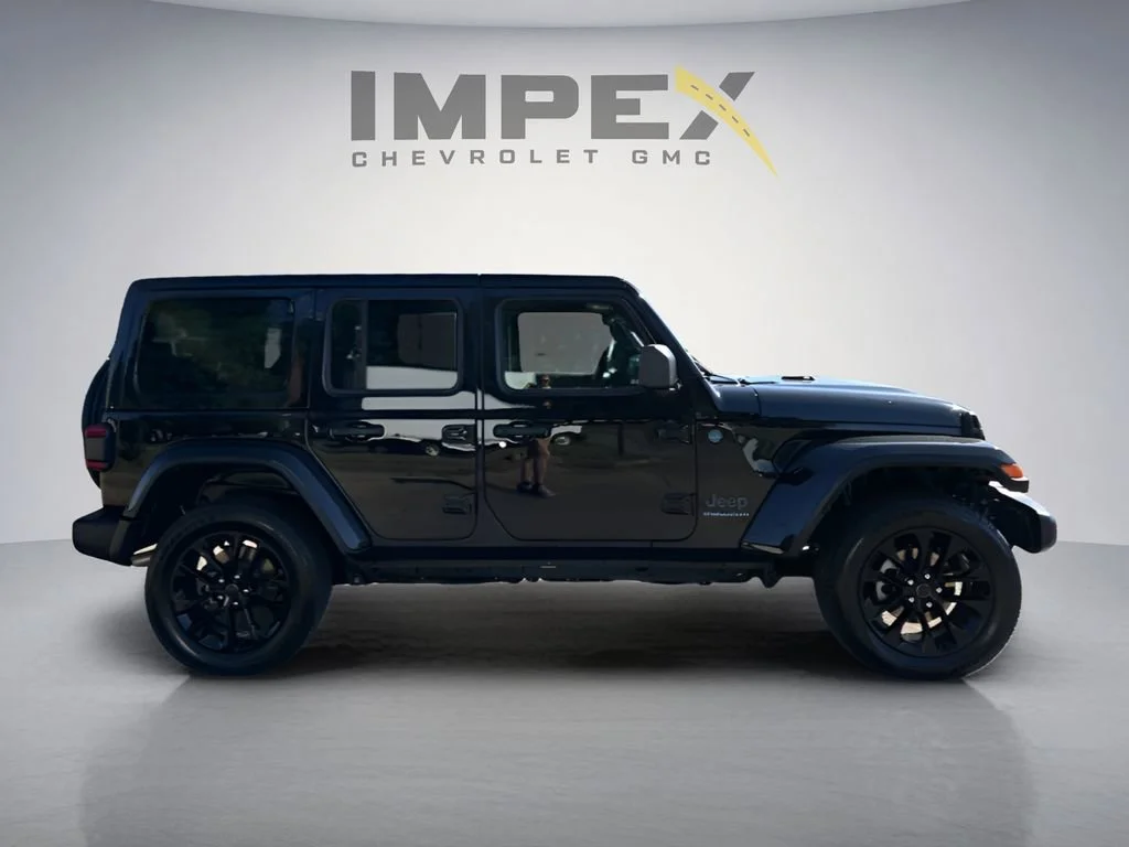 Used 2025 Black Jeep Sahara image 6
