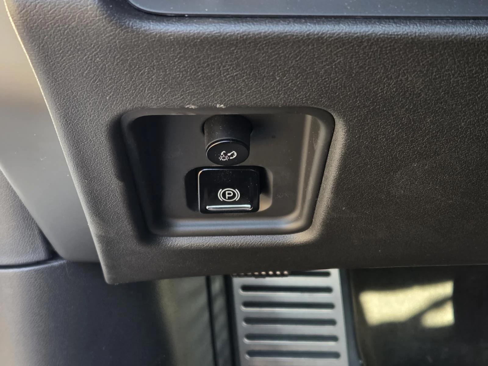 Used 2026 Arctic White Chevrolet 1LZ image 21