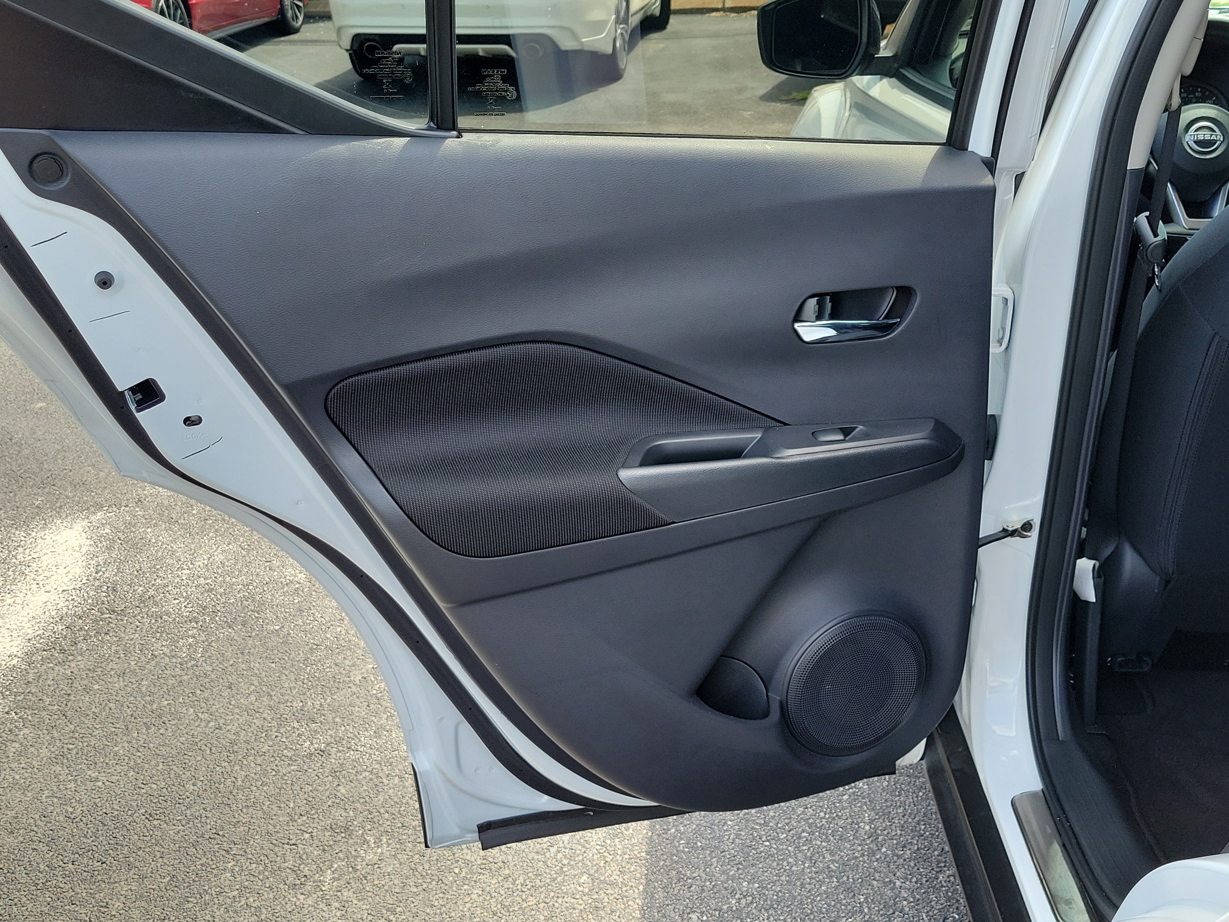Used 2024 Aspen White Tricoat/Super Black Nissan SV image 12