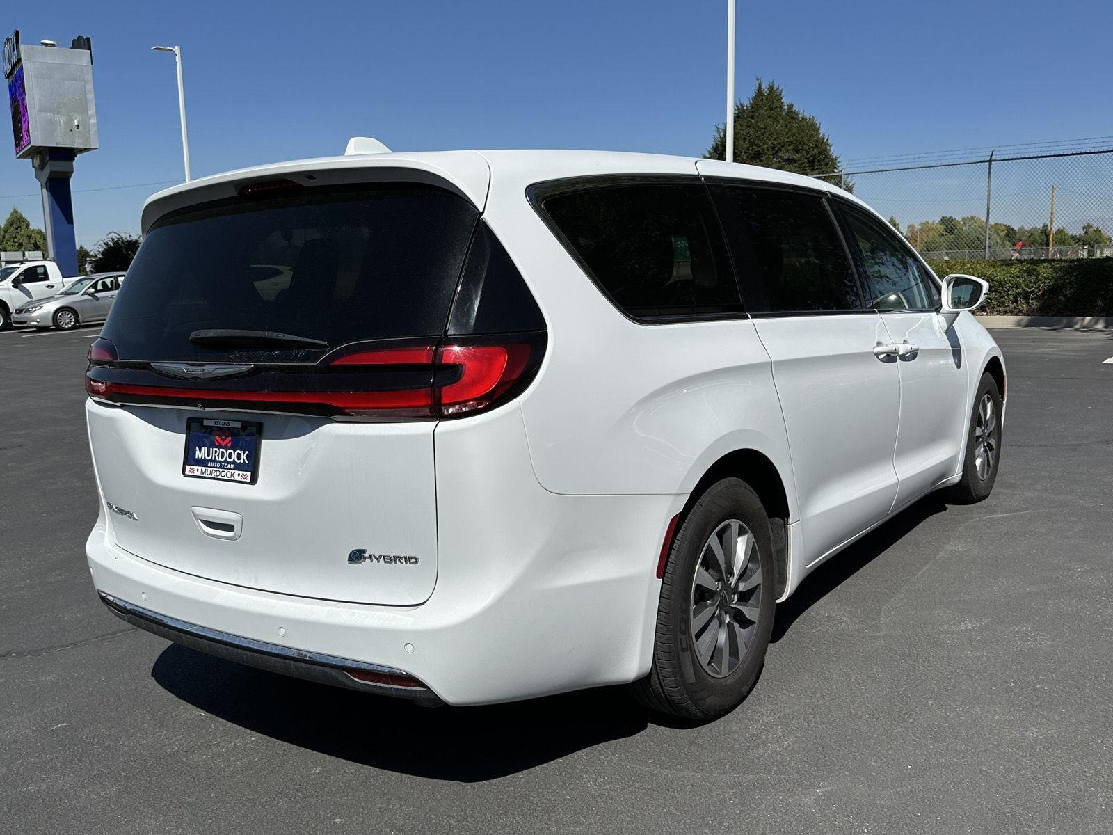 Used 2022 Chrysler Pacifica Hybrid Touring L with VIN 2C4RC1L72NR134857 for sale in Woods Cross, UT