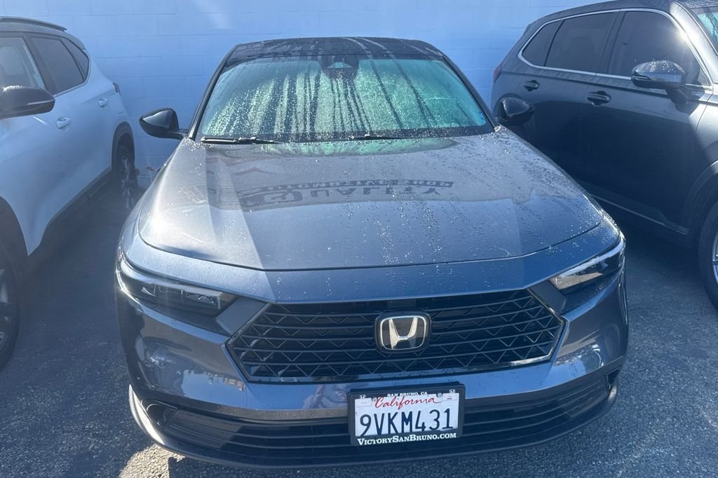 Used 2025 Gray Honda SE image 3