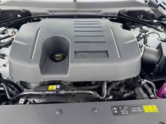 New 2026 Fuji White Land Rover S image 33