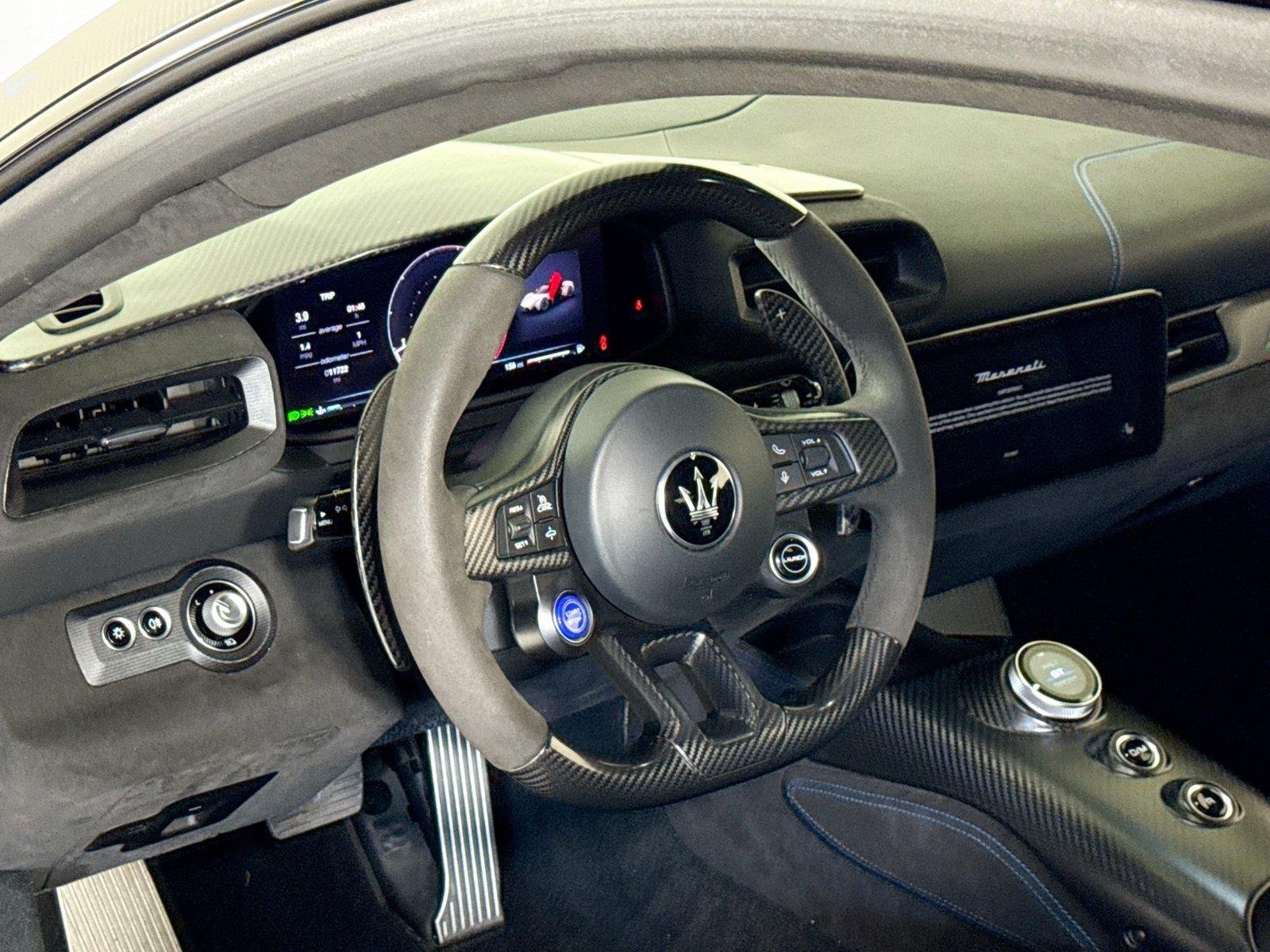 Used 2023 Bianco Solid Maserati  image 15