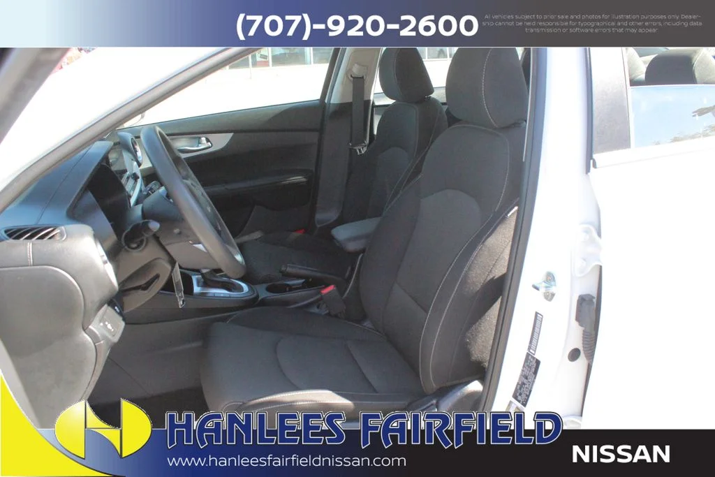 Used 2023 White Kia LXS image 12