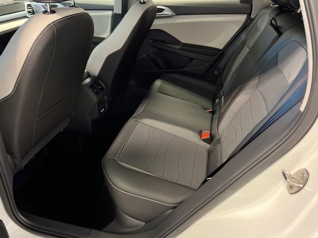 New 2026 White Volkswagen 1.5T SE image 9
