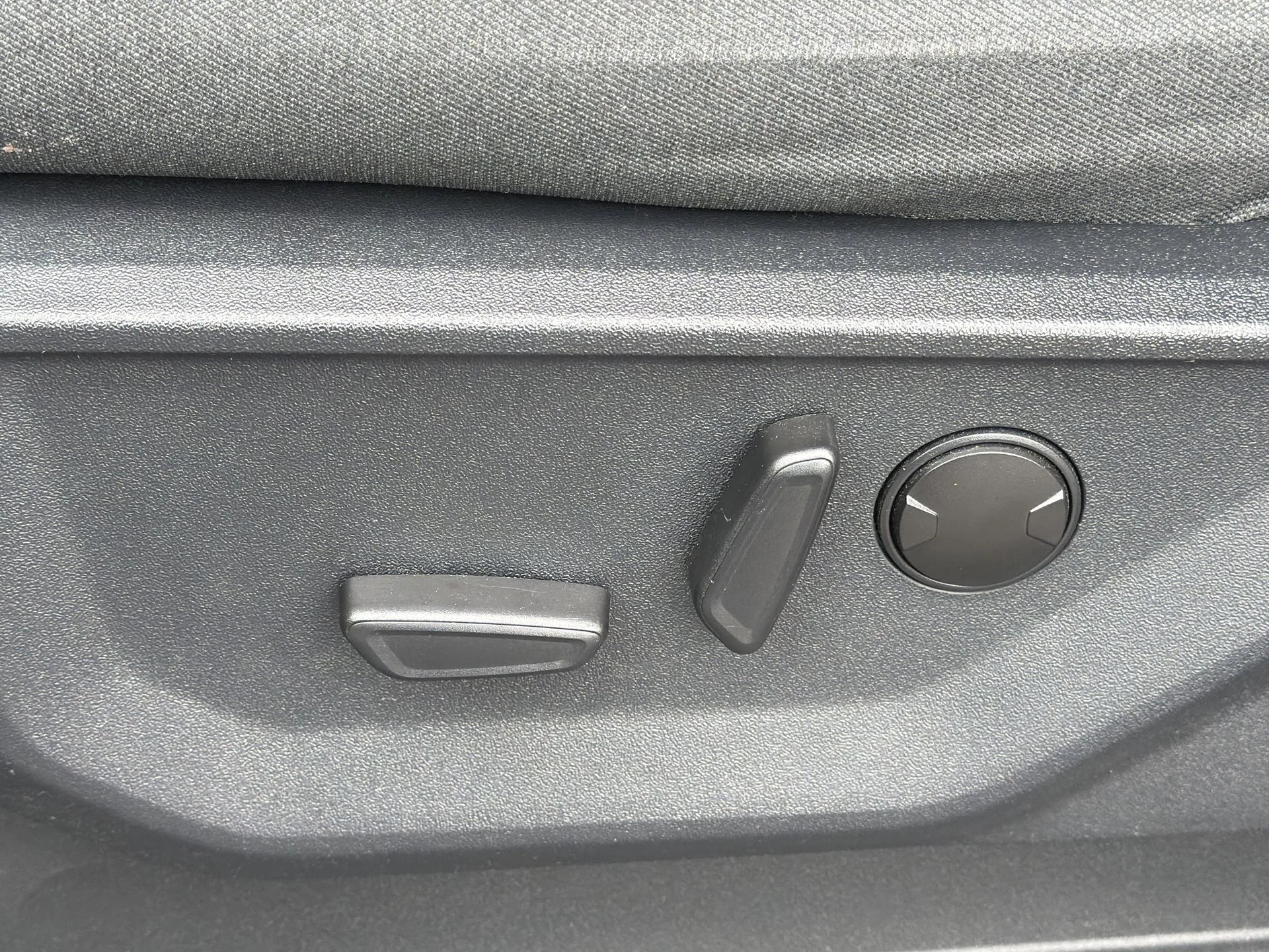 Certified Used 2024 Gray Metallic Ford XLT image 18