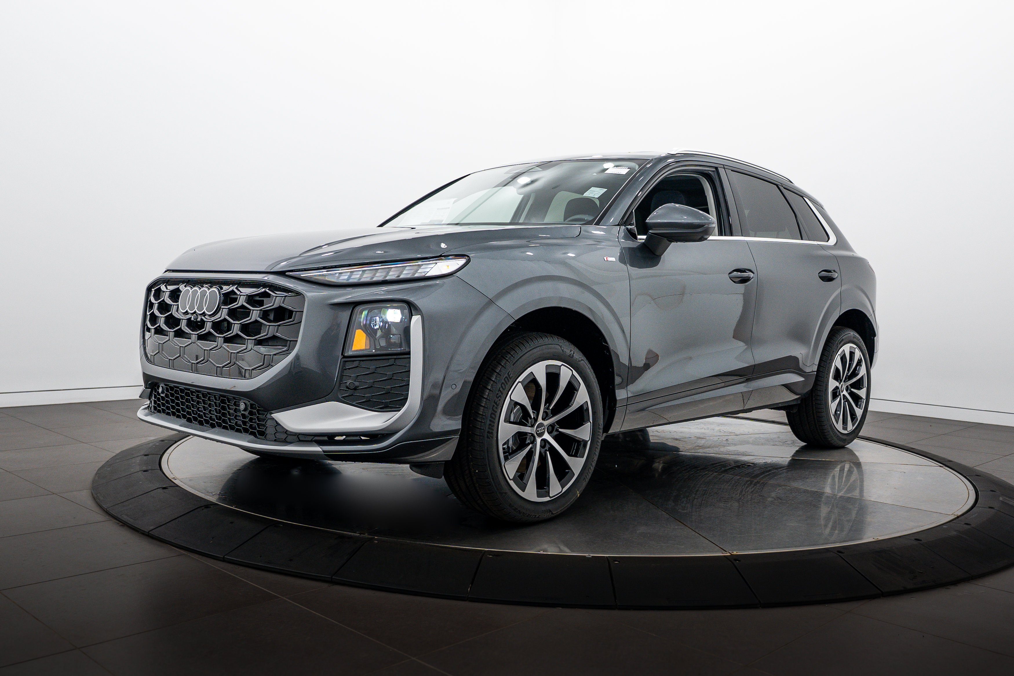 New 2026 Daytona Gray Audi S line image 7