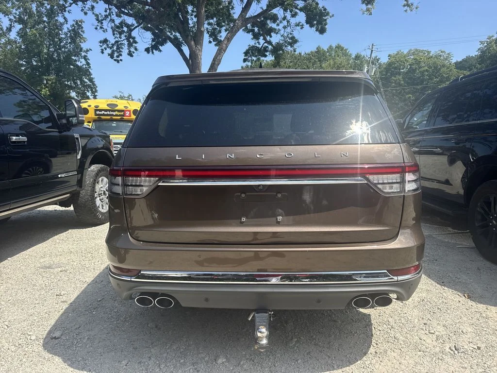 Used 2022 Brown Lincoln Reserve image 4