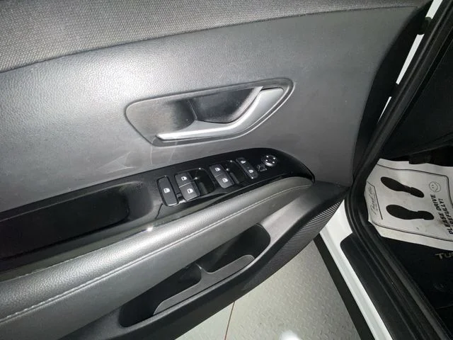 Used 2022 Gray Hyundai SEL image 13
