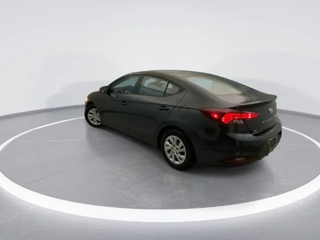 Used 2020 Gray Hyundai SE image 4