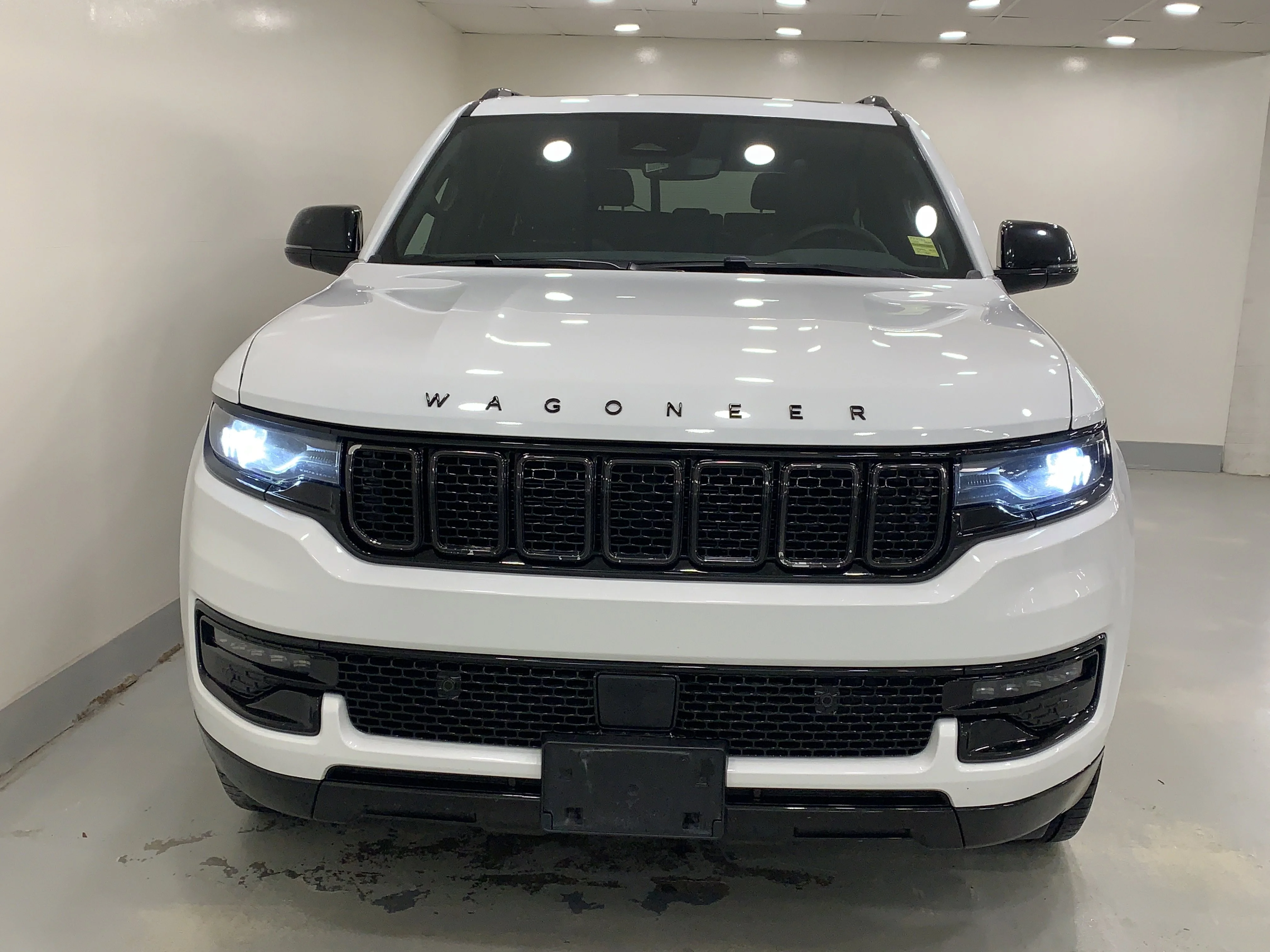 Used 2024 Bright White Jeep Series II Carbide * Available Until Exported to USA * image 4