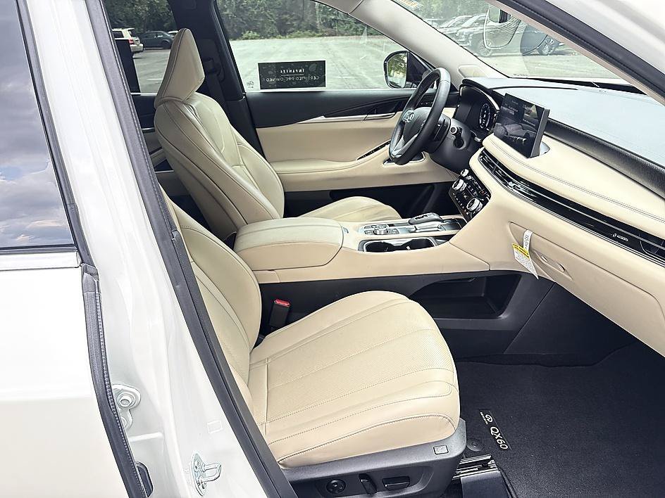 Used 2025 Majestic White INFINITI SENSORY image 3