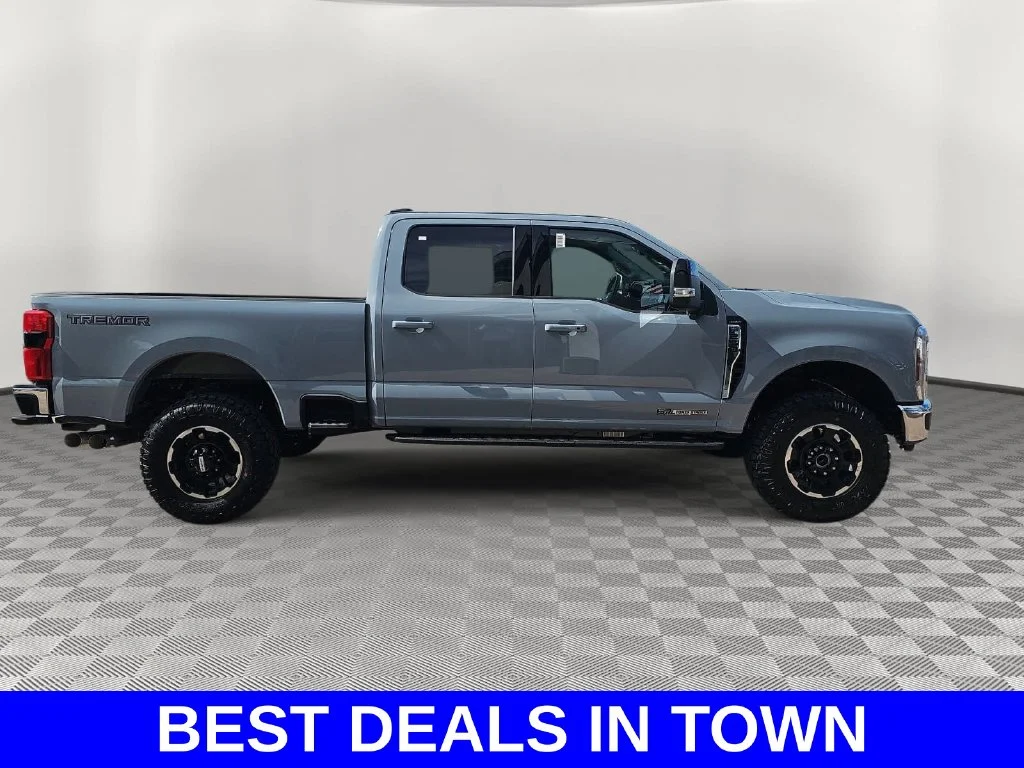 New 2026 Glacier Gray Metallic Tri-Coat Ford F-250® Lariat® image 2