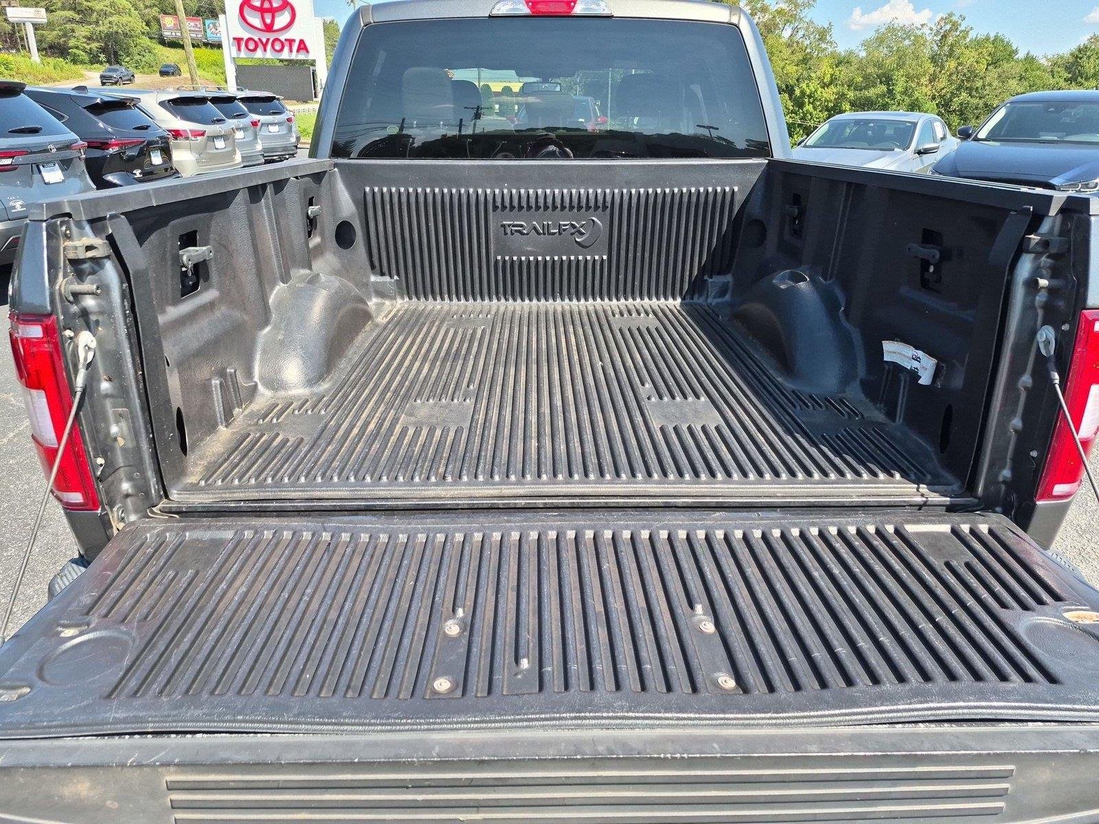 Used 2019 Magnetic Metallic Ford XLT image 32