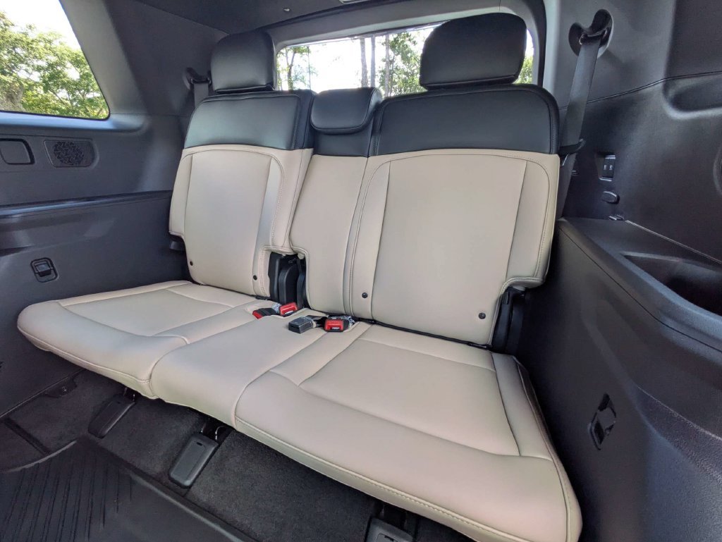 New 2027 Glacial White Pearl Kia EX image 15