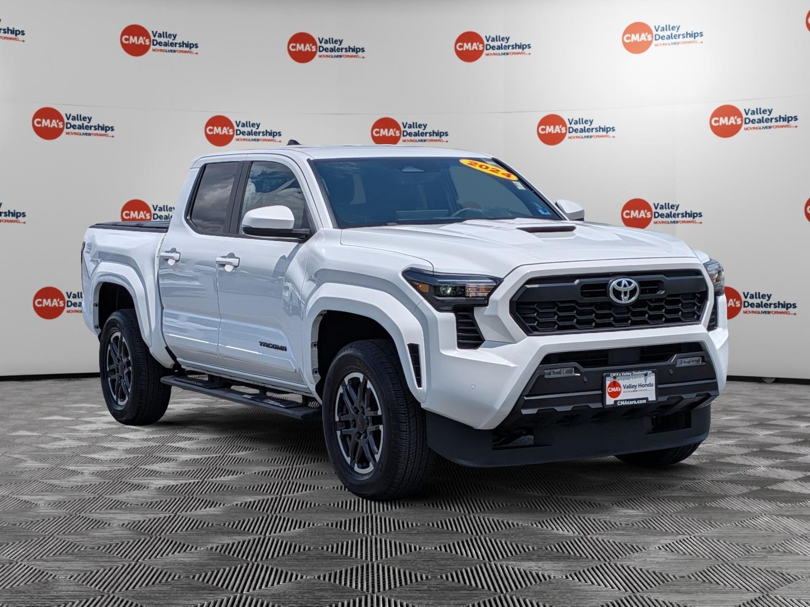 Used 2024 Ice Cap TOYOTA  image 3