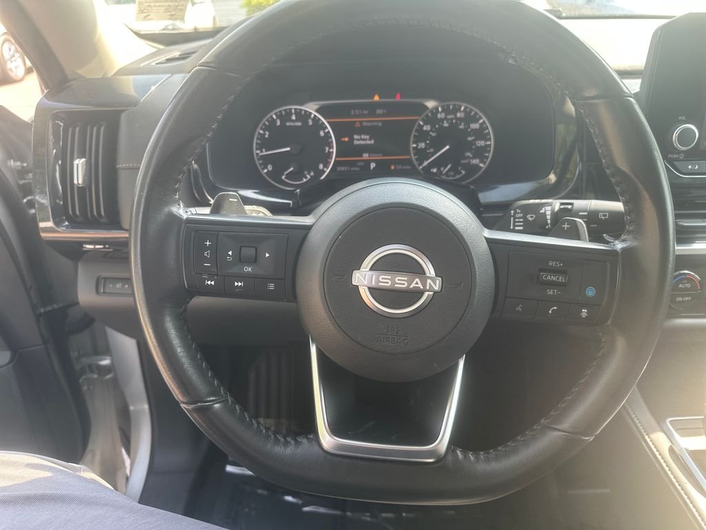 Used 2025 Silver Nissan SV image 27