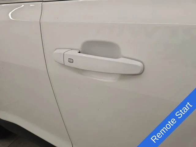 Used 2020 Summit White GMC SLE image 9