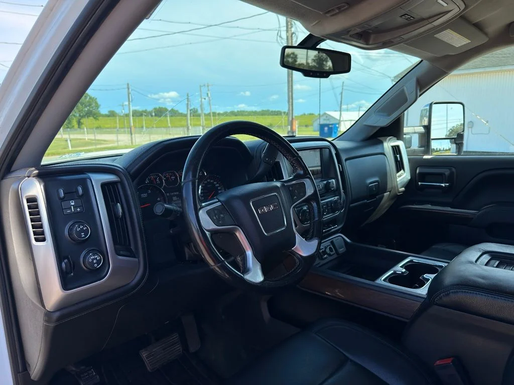 Used 2016 White GMC SLT image 3