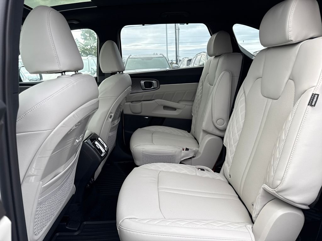 2026 Kia Sorento SX Prestige Hybrid - Photo 16
