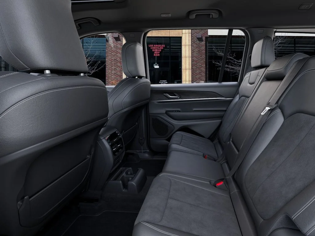 New 2026 Baltic Gray Metallic Clear-Coat Exterior Paint Jeep Altitude image 23