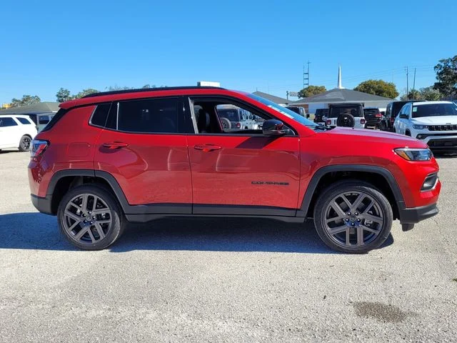 New 2026 Red Hot Pearl-Coat Exterior Paint Jeep Latitude image 8