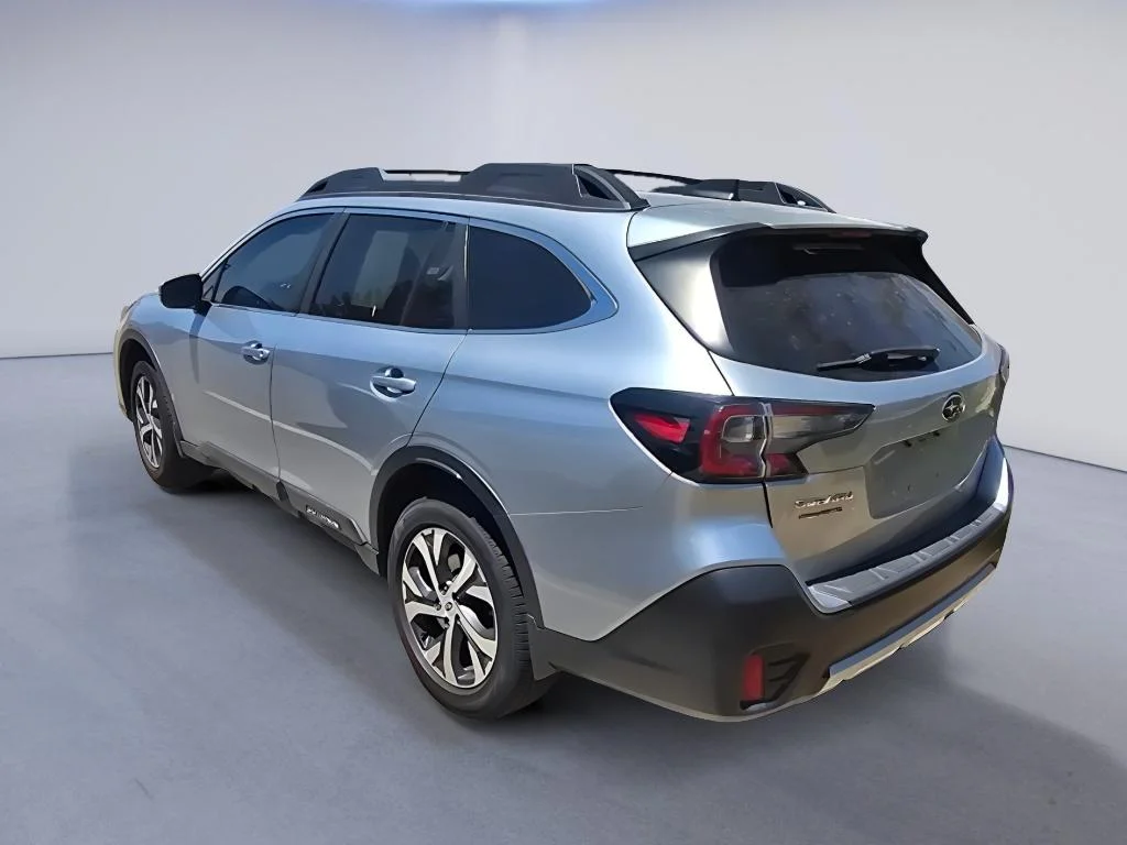 Used 2021 Ice Silver Metallic Subaru Limited image 3