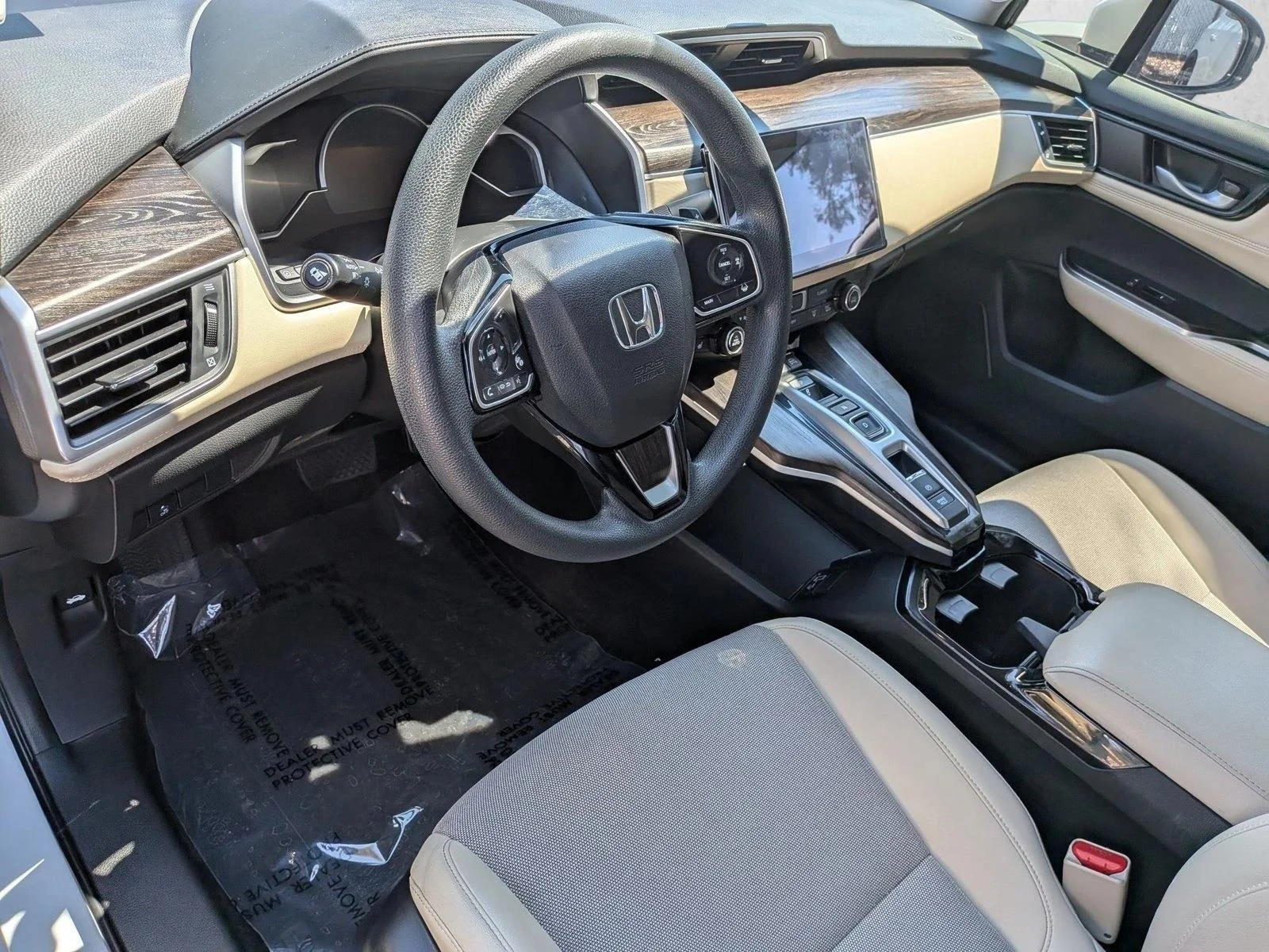Used 2021 White Honda  image 10