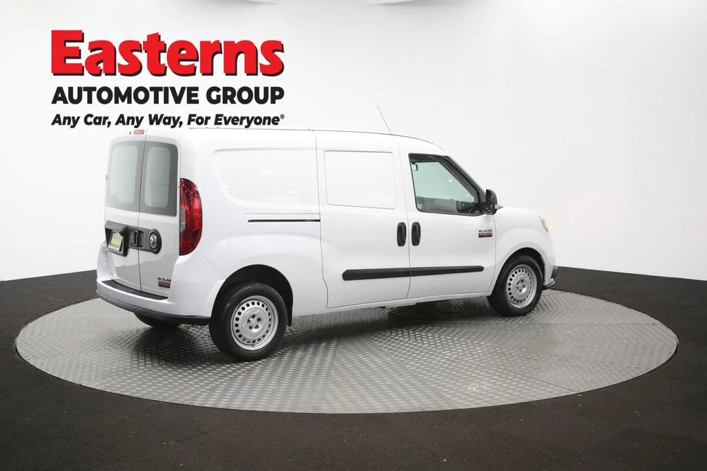 Used 2022 White Ram Base image 41