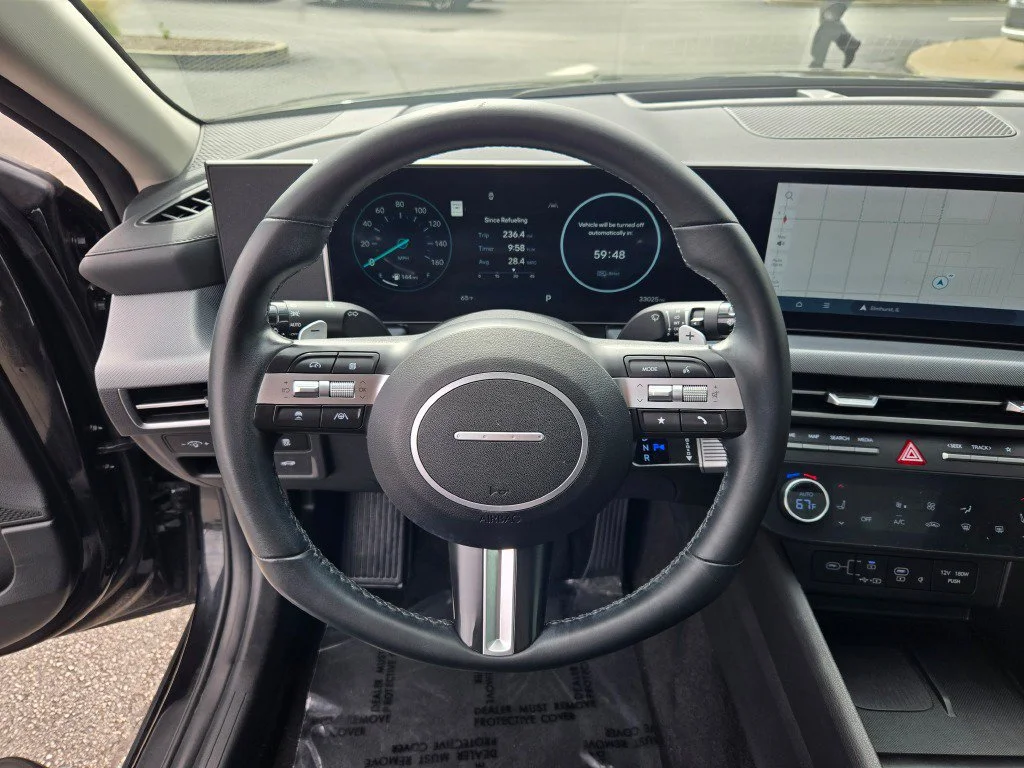 Used 2024 Black Hyundai SEL image 32