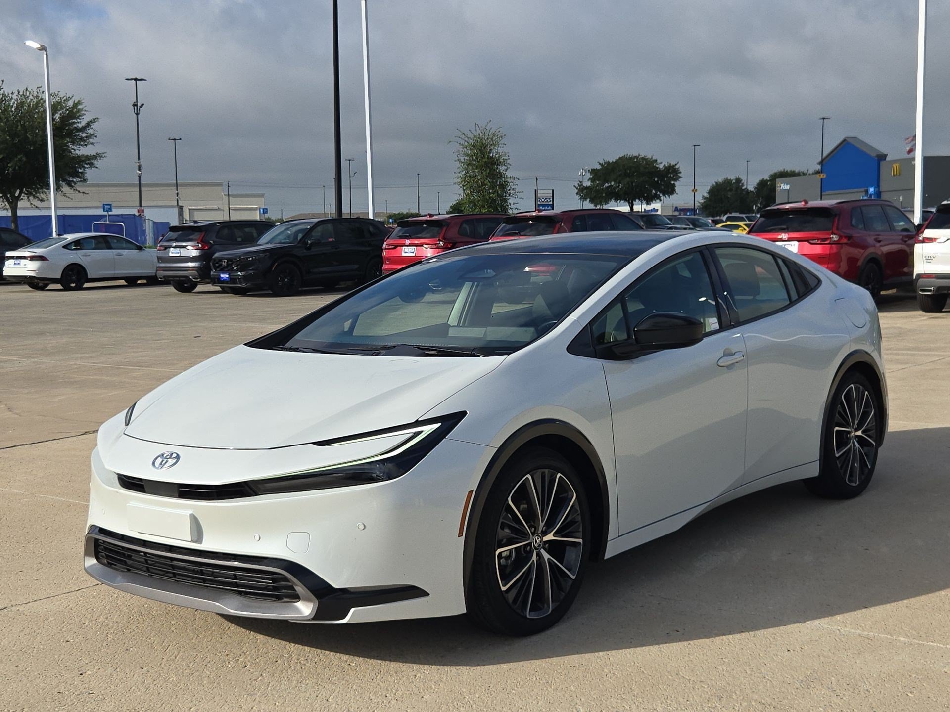 Used 2024 Pearl Toyota XLE image 7